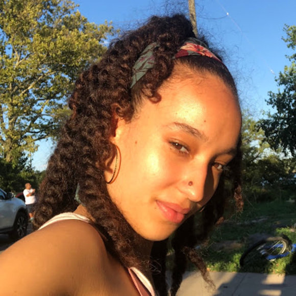 Meet your Posher, Janilsa - Picture 1 of 1